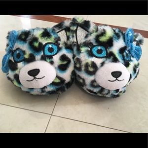 Girls Cute kitty cat slippers - Justice size 2/3